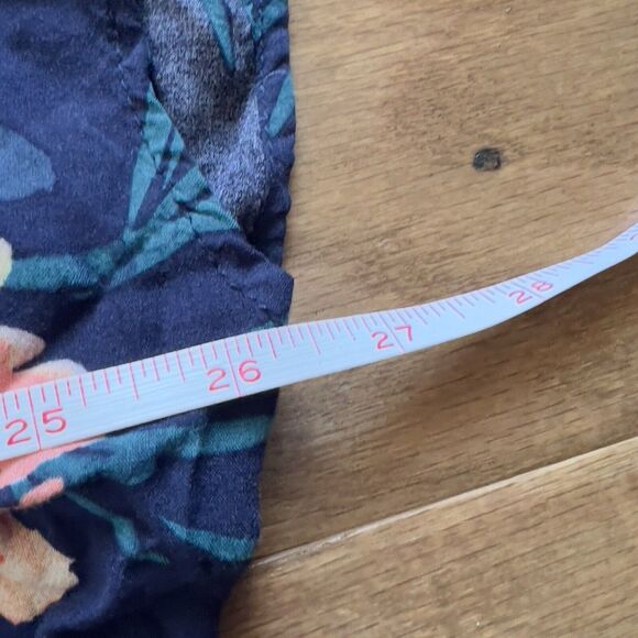 Torrid Top Size 5/5X Fit and Flare Challis Button-Front Floral Navy Blue Multi - Picture 4 of 7